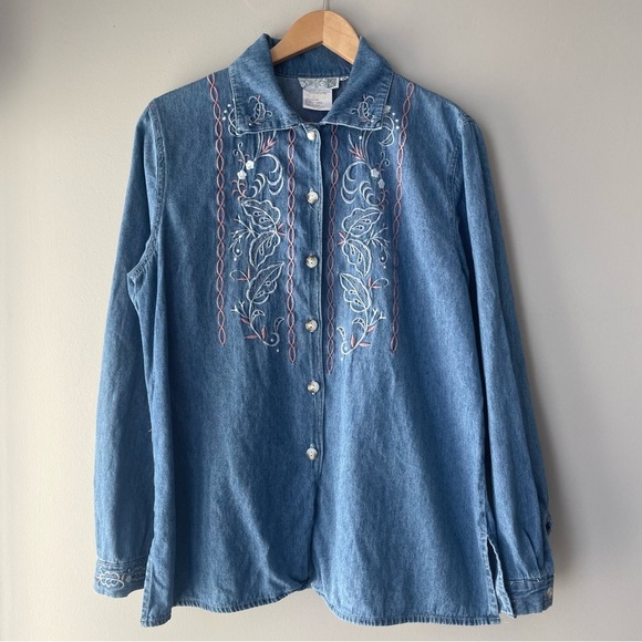 Vintage Tops - SOLD Vintage 90s Western Embroidered Denim Button-Up Shirt Size Medium Feminine